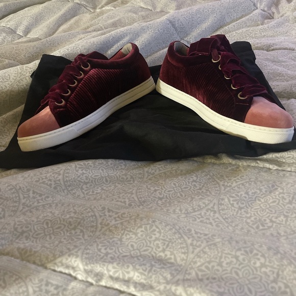 Authentic! Fendi women’s sneaker size 40